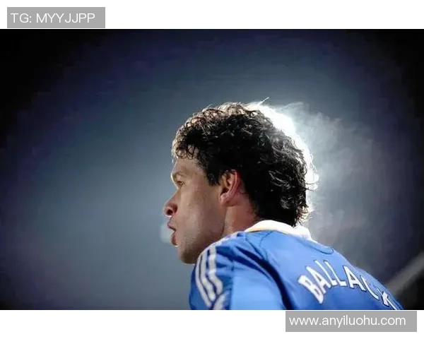 十年风云足球明星的辉煌历程与传奇瞬间回顾